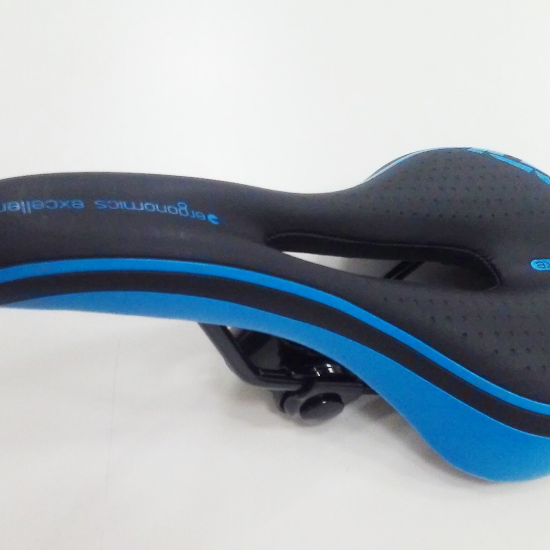 asiento-mtb-antiprostatico-negro-azul-ddk-10034a