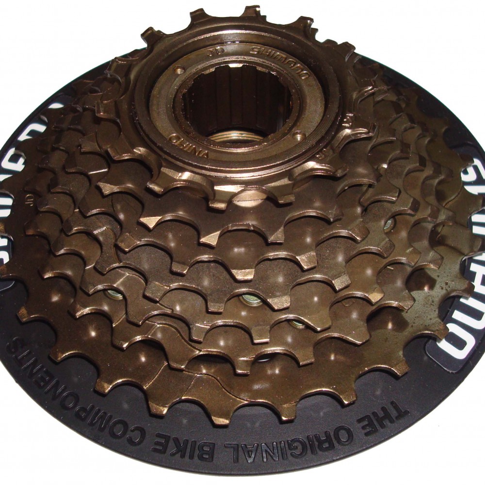 pinon-shimano-mf-tz20-7v-1428-a-rosca-con-cubre-15421